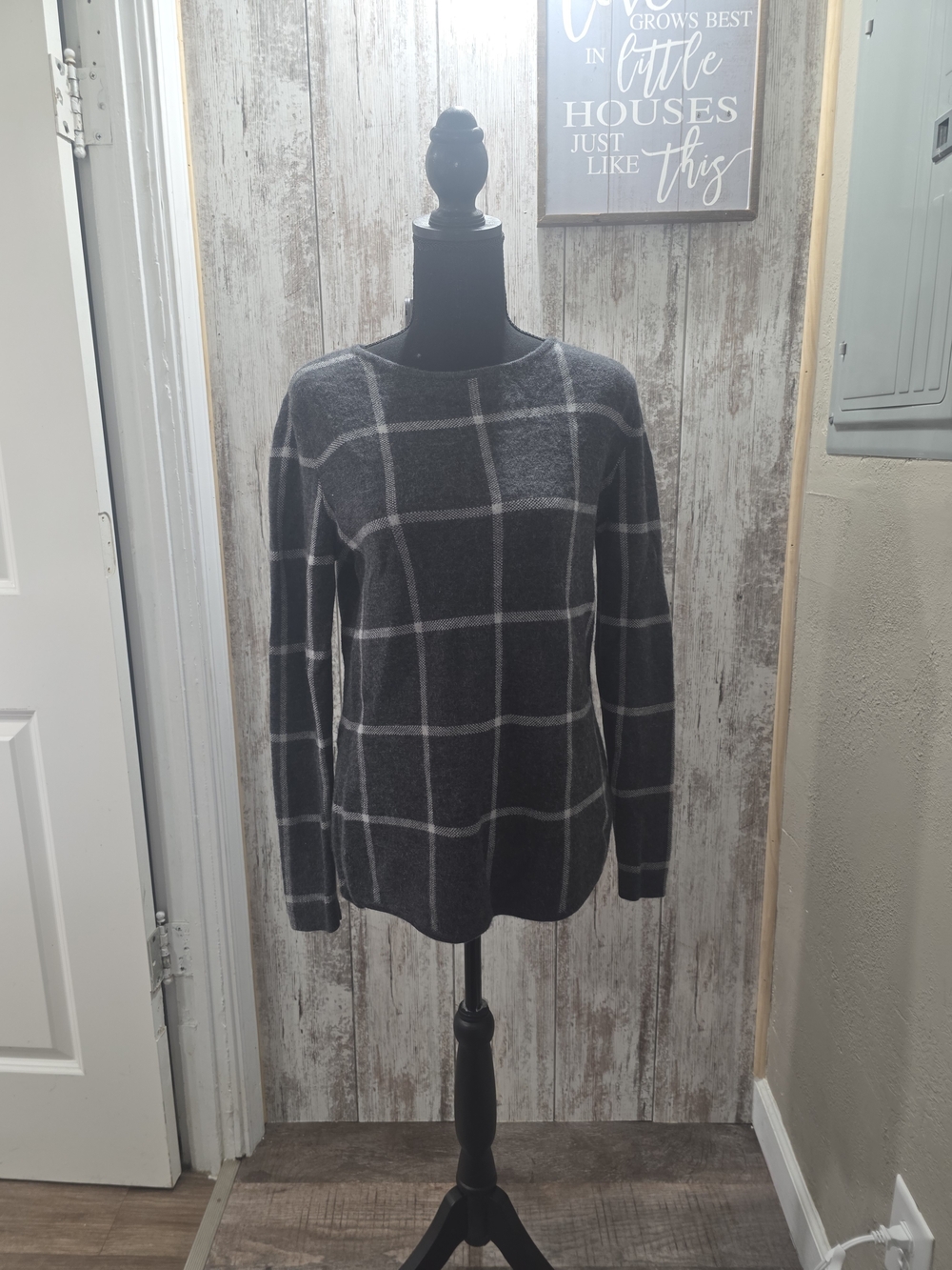 Athleta 100% Marino Wool Gray Windowpane Crewneck Sweater